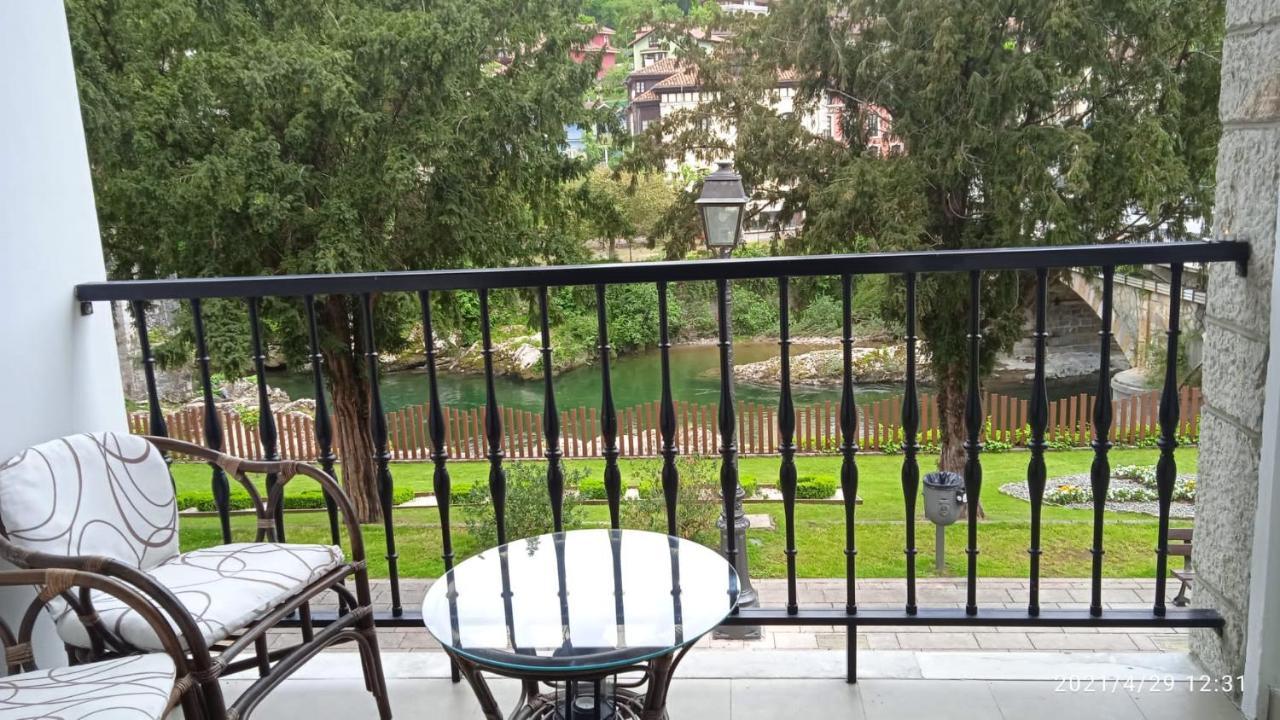 Apartamento Con Terraza Al Puente Romano Cangas de Onis Exterior photo