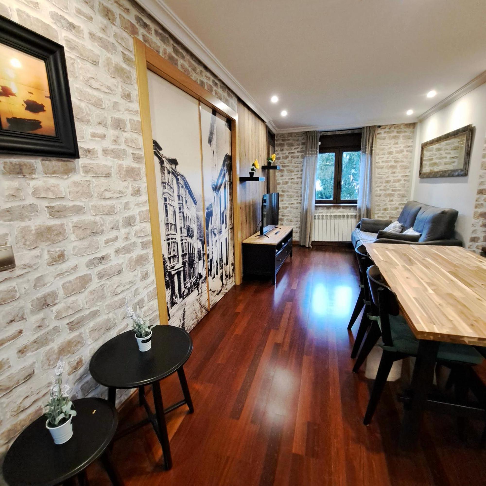 Apartamento Con Terraza Al Puente Romano Cangas de Onis Exterior photo