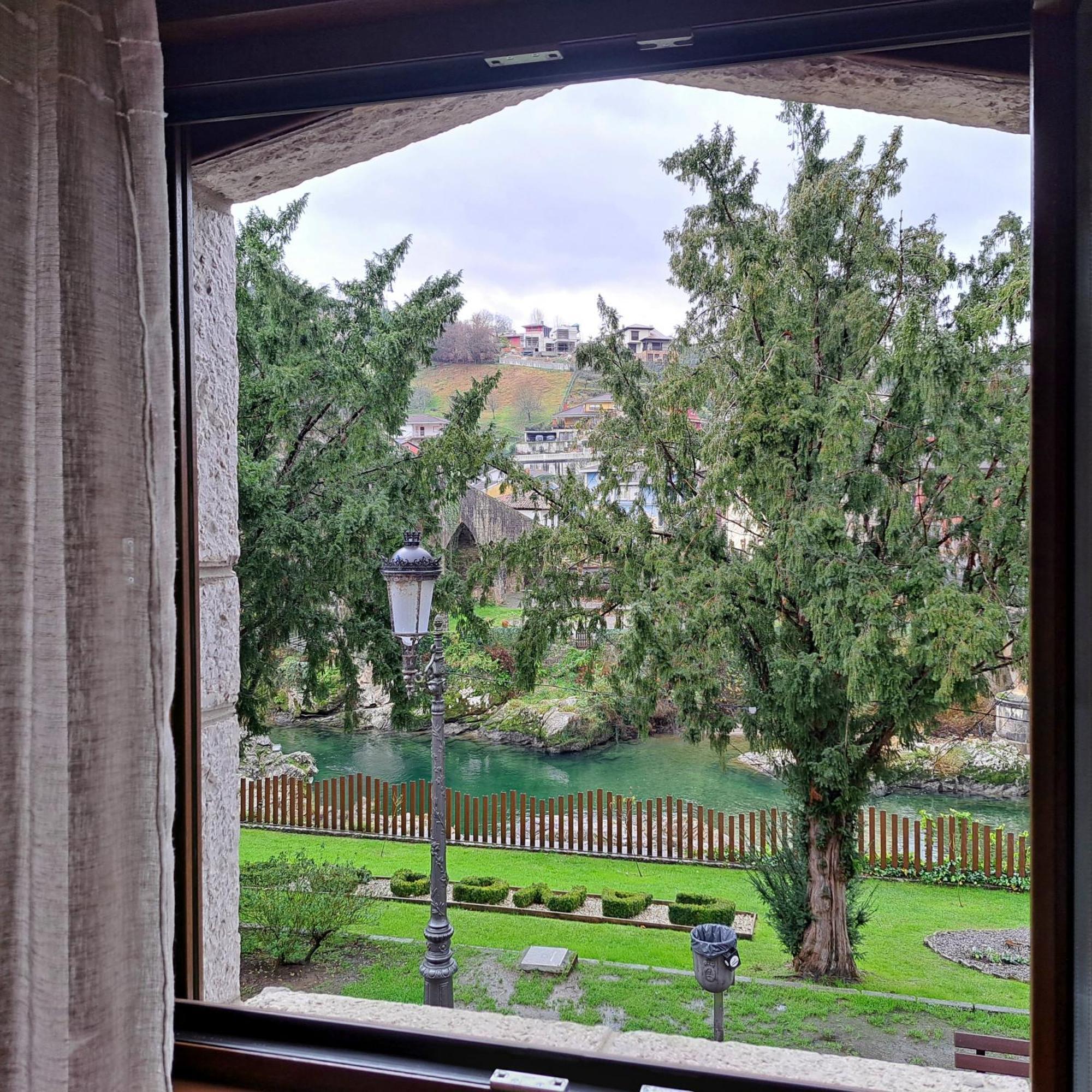 Apartamento Con Terraza Al Puente Romano Cangas de Onis Exterior photo